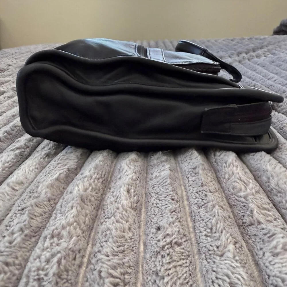 Vintage Tumi Black Leather Expandable Computer Bag/Briefcase *Missing Strap*